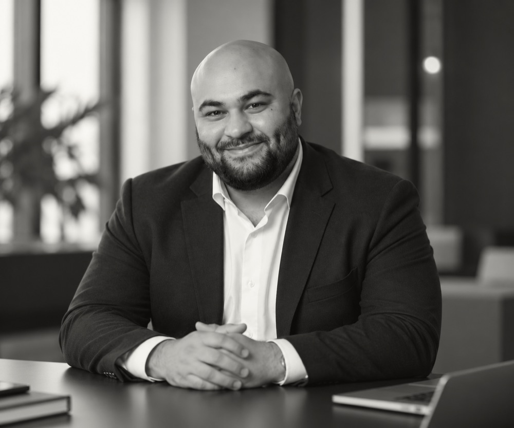 Hares Afzali, Gründer von Fridays Consulting